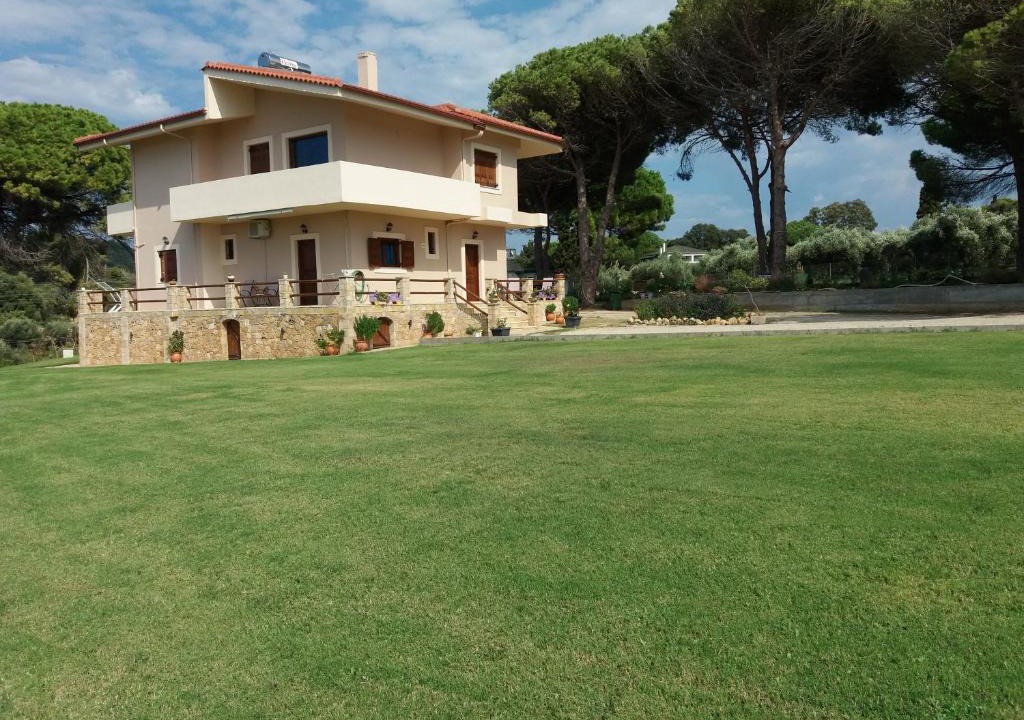 Pyrgos Apartment | Armiriki Apartments
