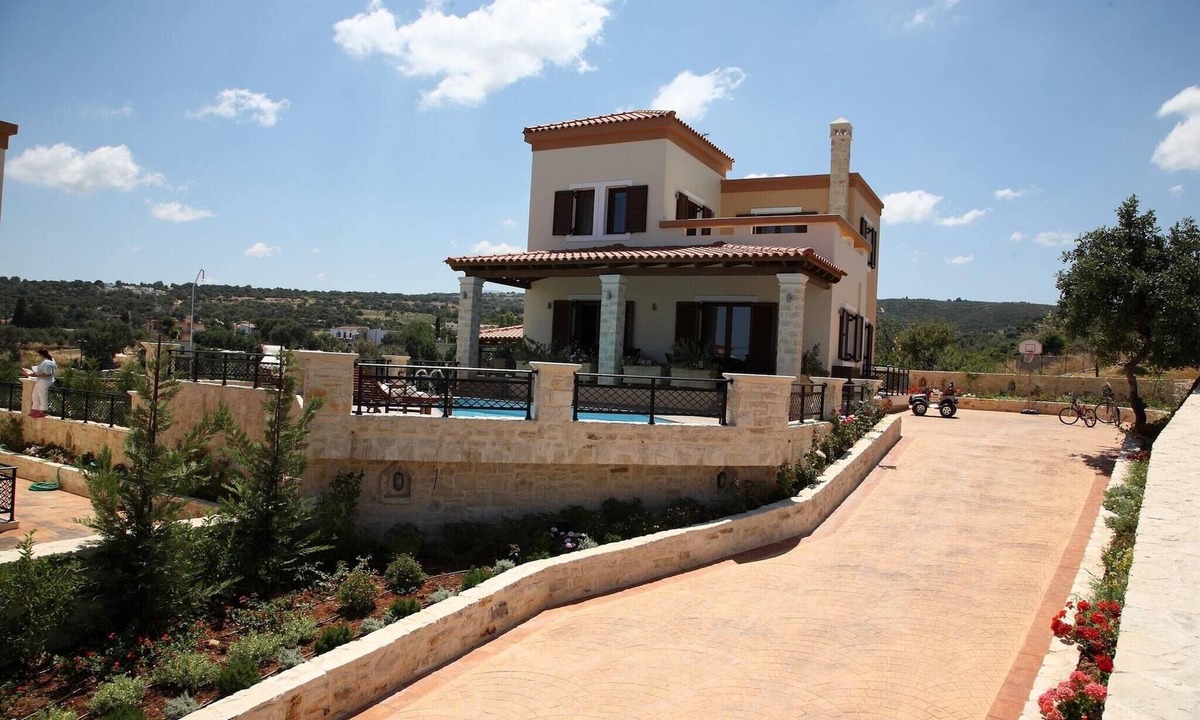 Skouloufia Villa | Attractive villa with private pool