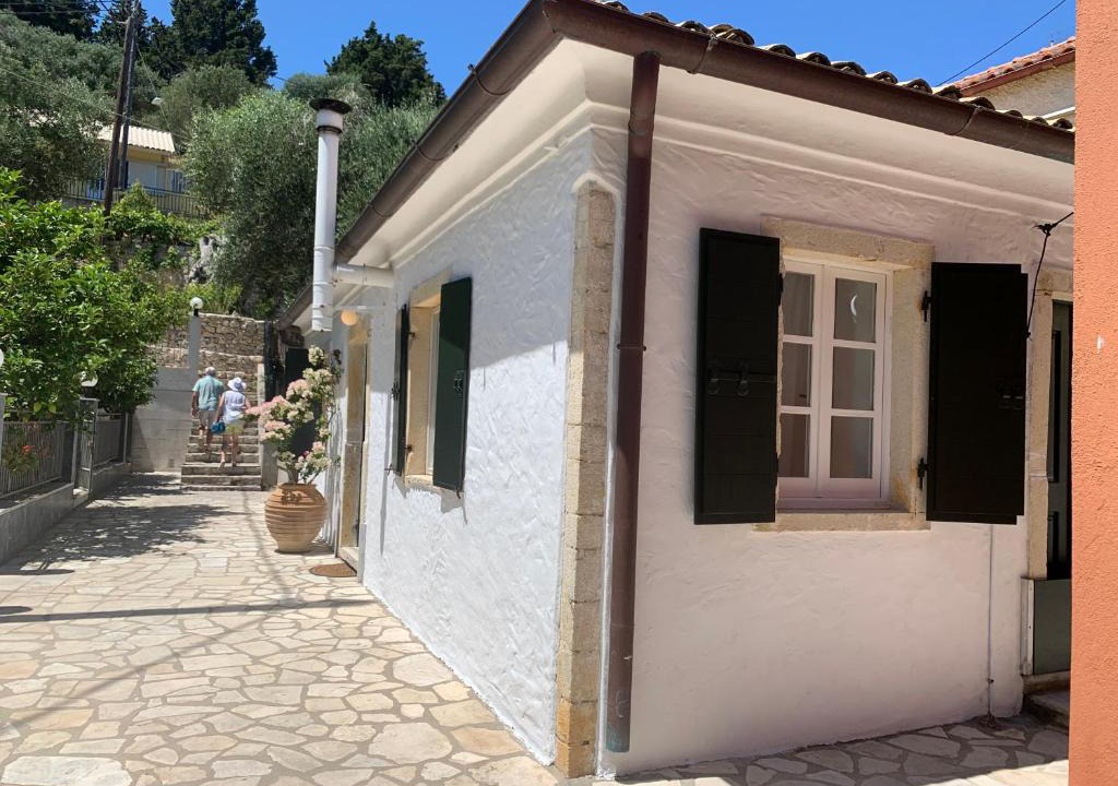 Lakka House | Balela's