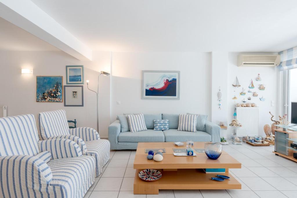 Eretria Apartment | Beachfront Modern Apartment