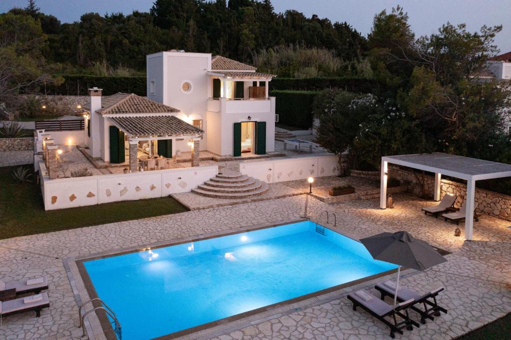 Sidari Villa | Beachfront Villa Dionysos - With private beach