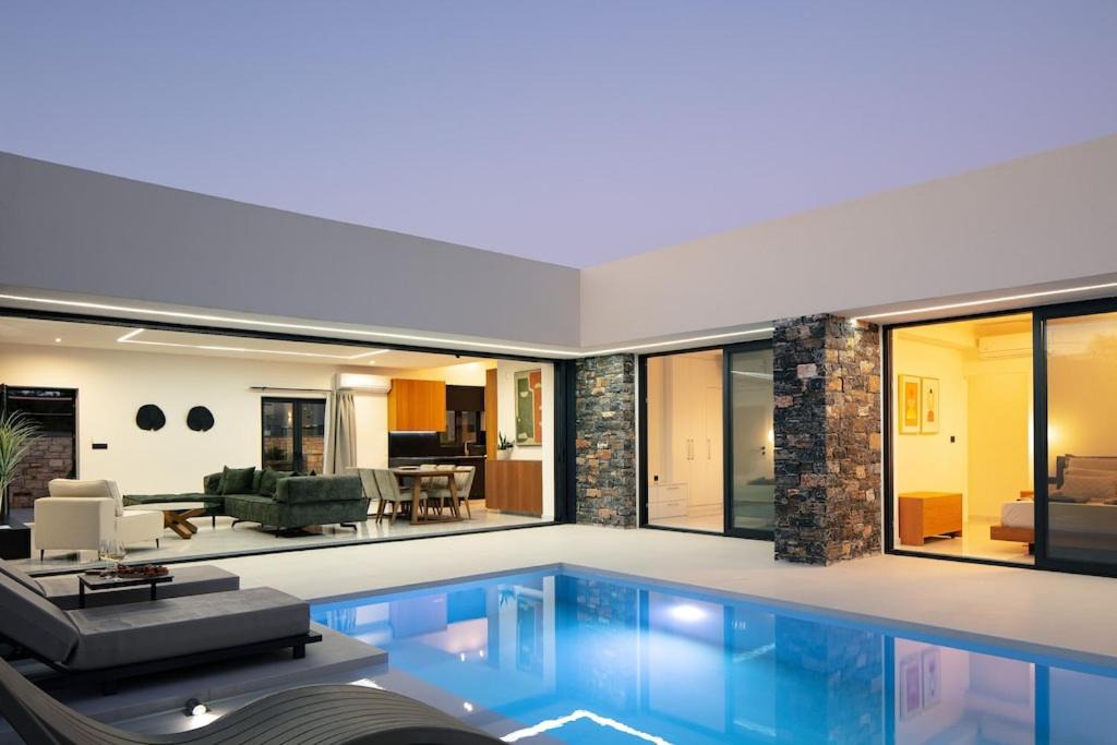 Asprouliani Villa | Black Caviar