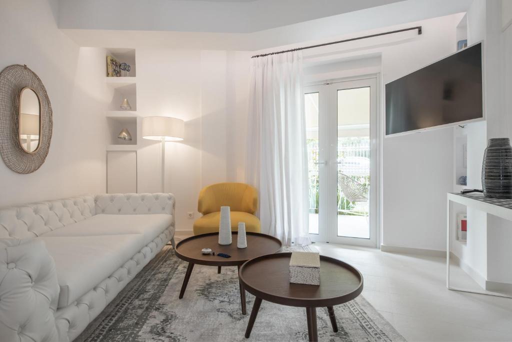 Vouliagmeni Apartment | Bliss Living