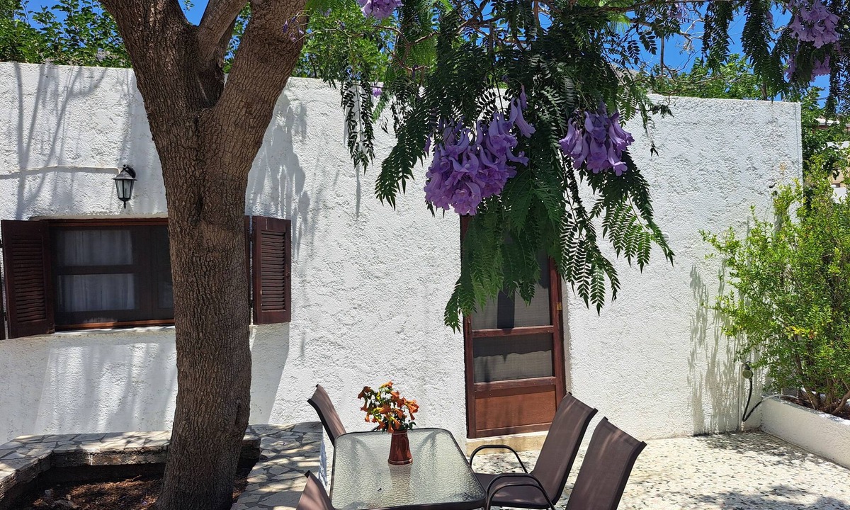 Alinda Cottage | Blue Acacia in Alinda Leros