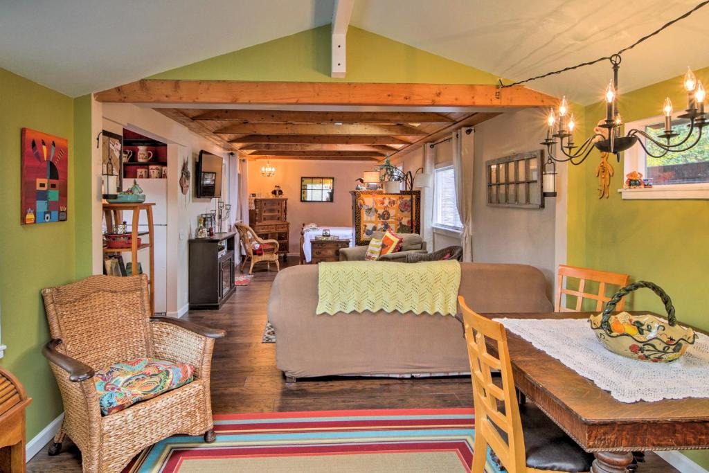 Snohomish Apartment | Bright Snohomish Studio Steps to Centennial Trail!