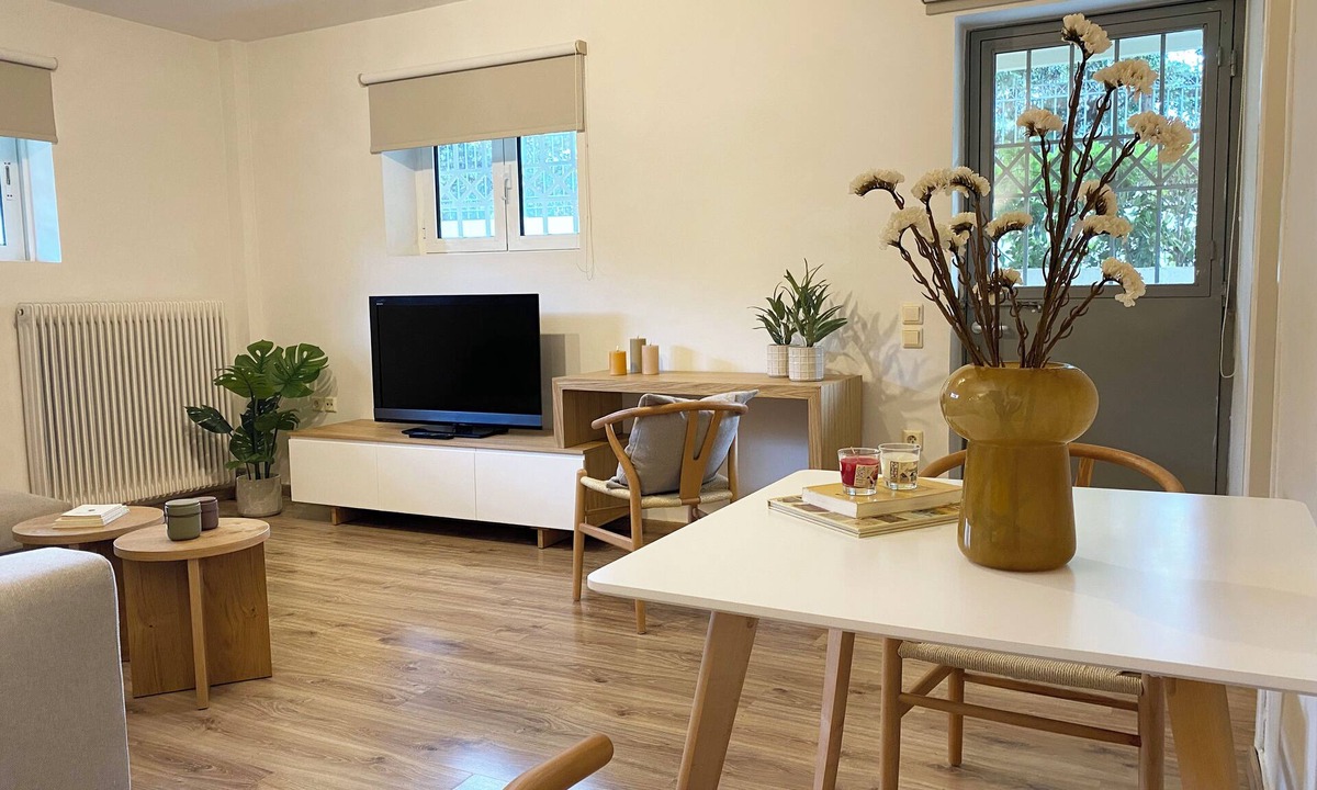 Glyfada House | Calm 1-bedroom house in Glyfada