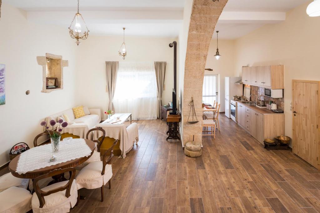 Kastellos House | Casa Ermioni Stone House