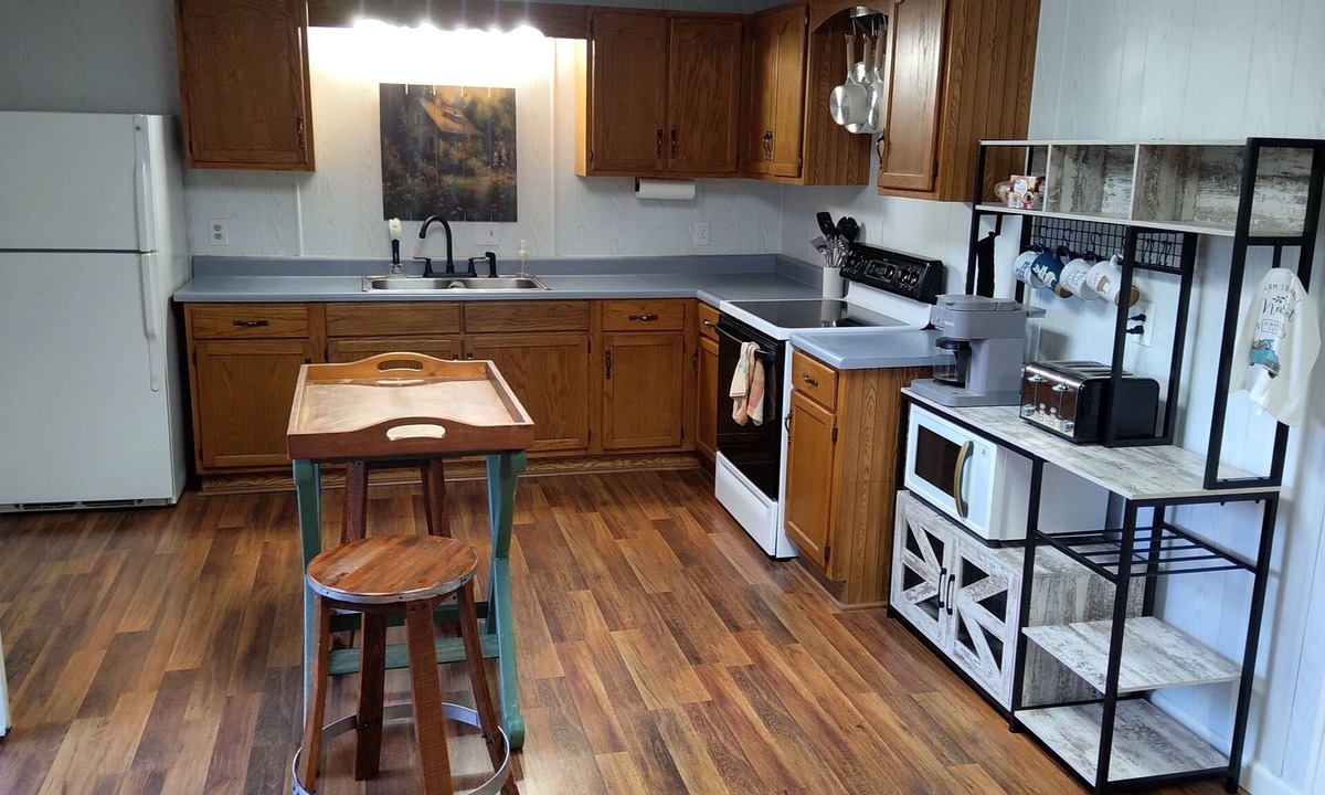 Manitou House | Charming Goat Farm in peaceful Hanson