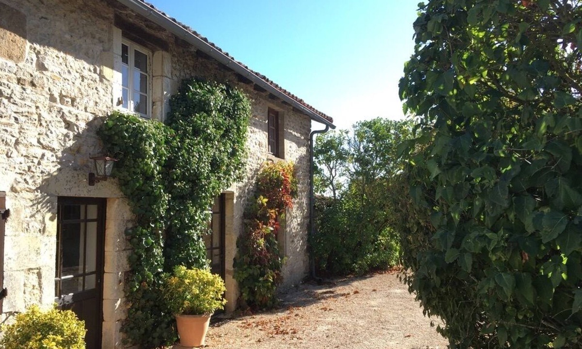 Messe House | Charming, Spacious Dog-Friendly Holiday Rental with 2 Houses & Large Heated Pool