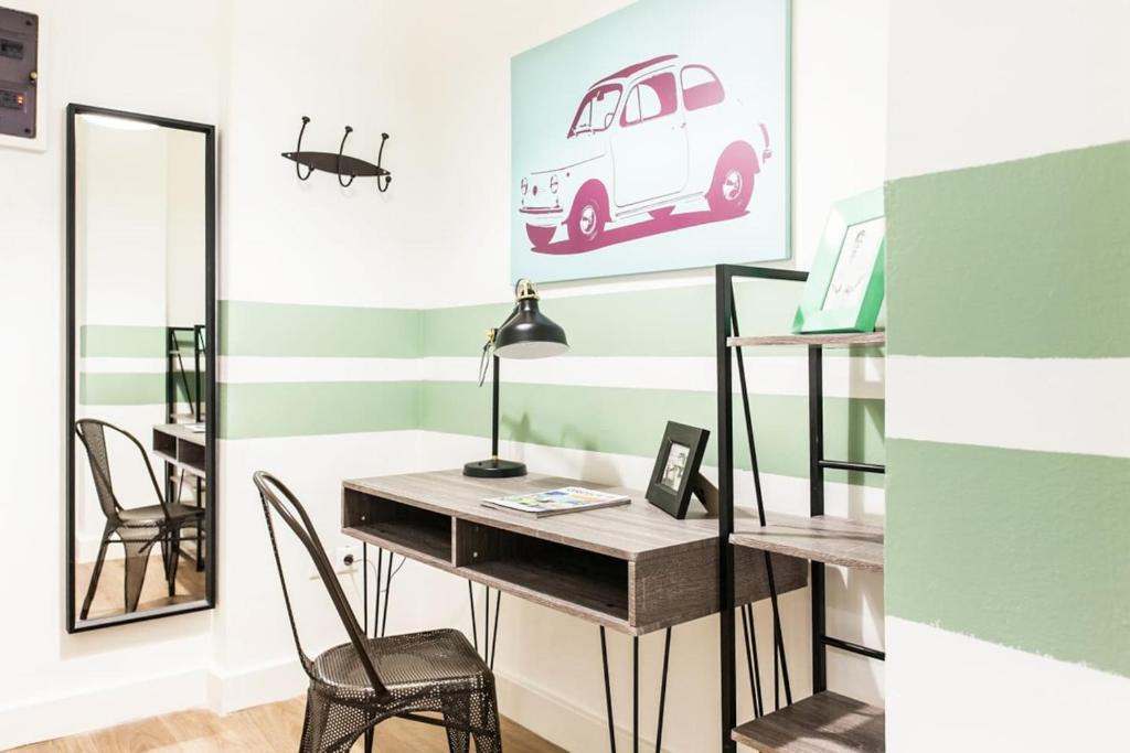 Ampelokipoi Apartment | Colorful City-break studio in Athens city center