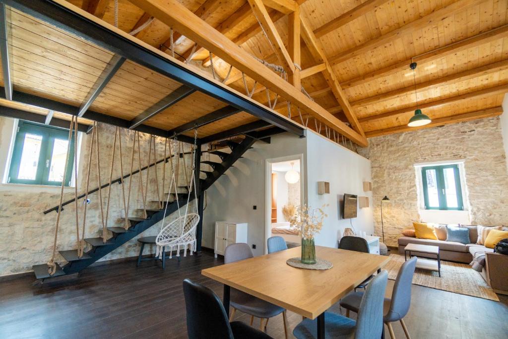 Old Town Apartment | Corfu Pigeon Nest
