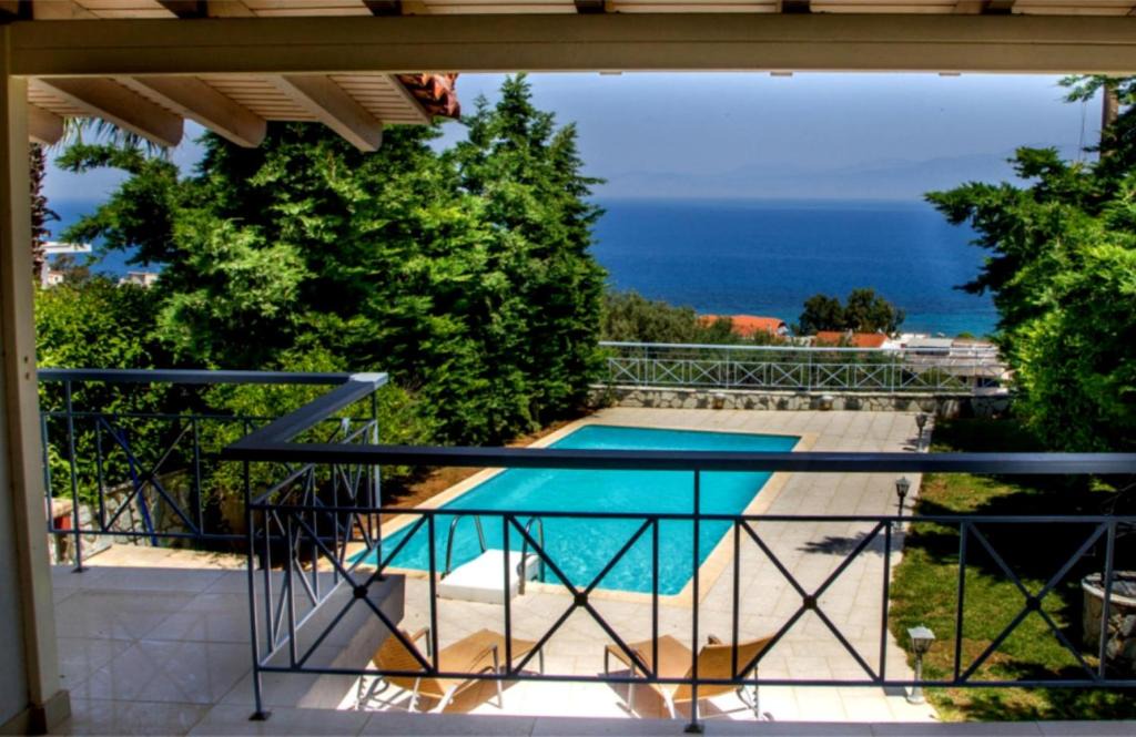 Melissi Villa | Corinthian Residence