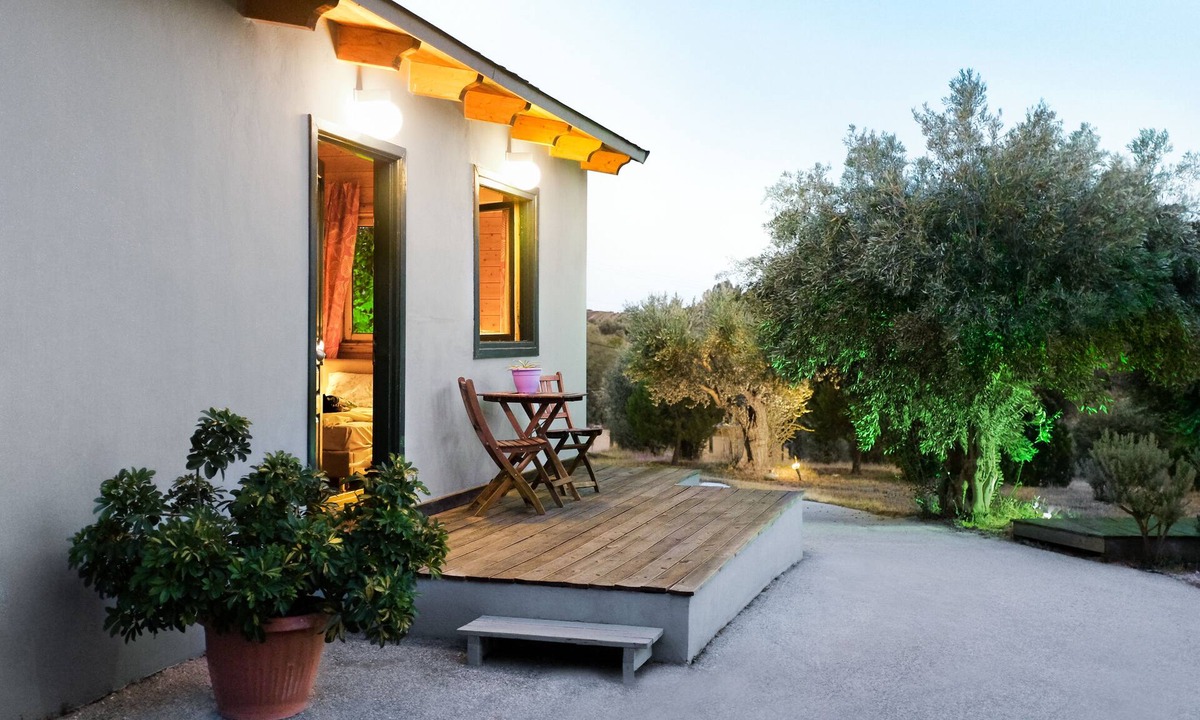 Metochi Apartment | Cosy Studio in Olive Grove