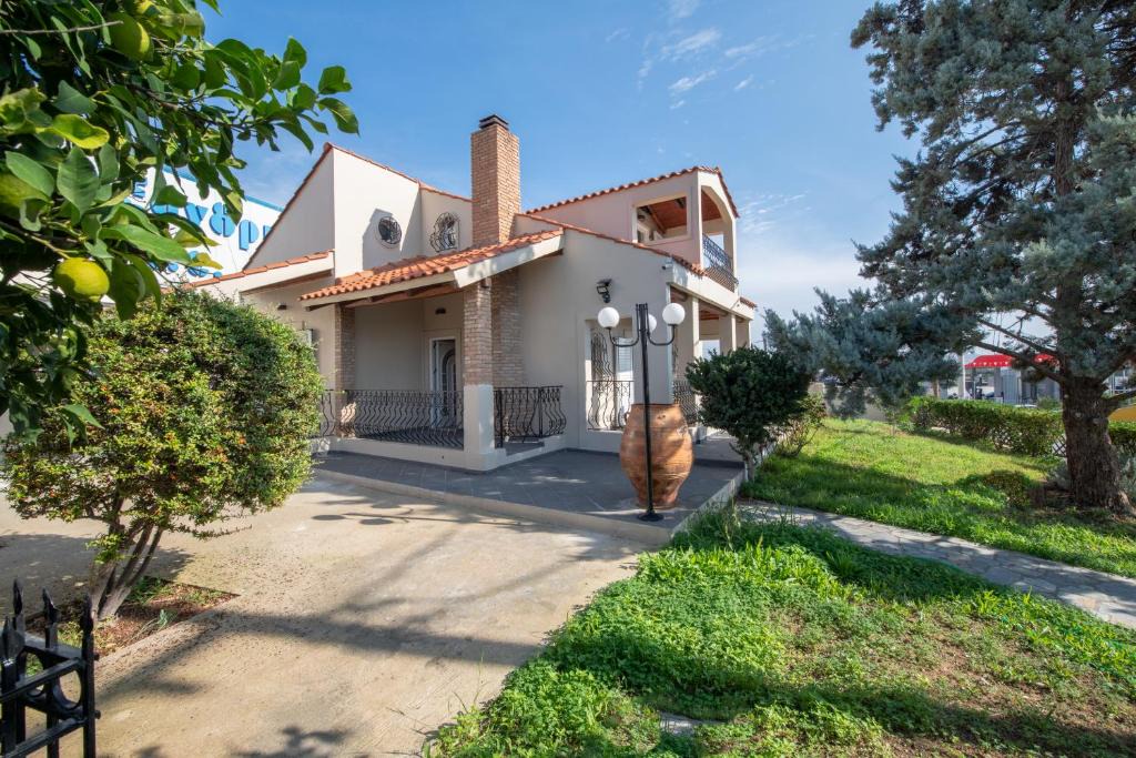 Gazi House | Cozy maisonette close to the city and the beach