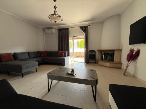 Kallithea Apartment | D House