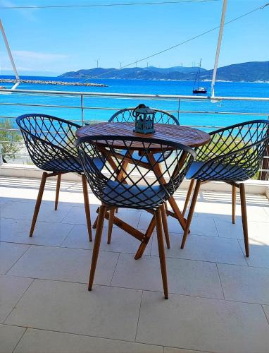 Agii Apostoli Apartment | Deep blue