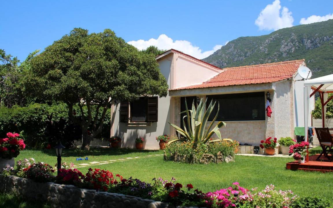 Agios Matthaios House | Detached holiday home at the sea, Wifi Skidi, Corfu