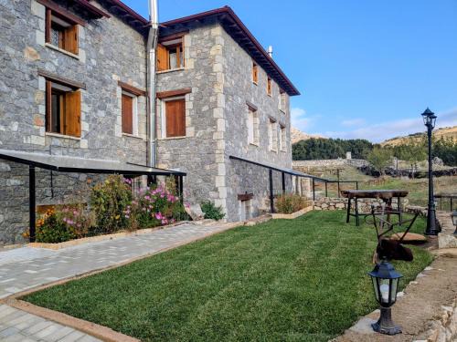 Distomo-Arachova-Antikyra House | Diminio 2 Apartment at Livadi Arachova