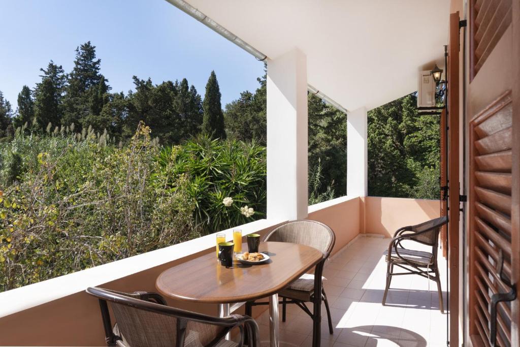 Agios Georgios Pagon Apartment | Dora Apartment Pagoi 1