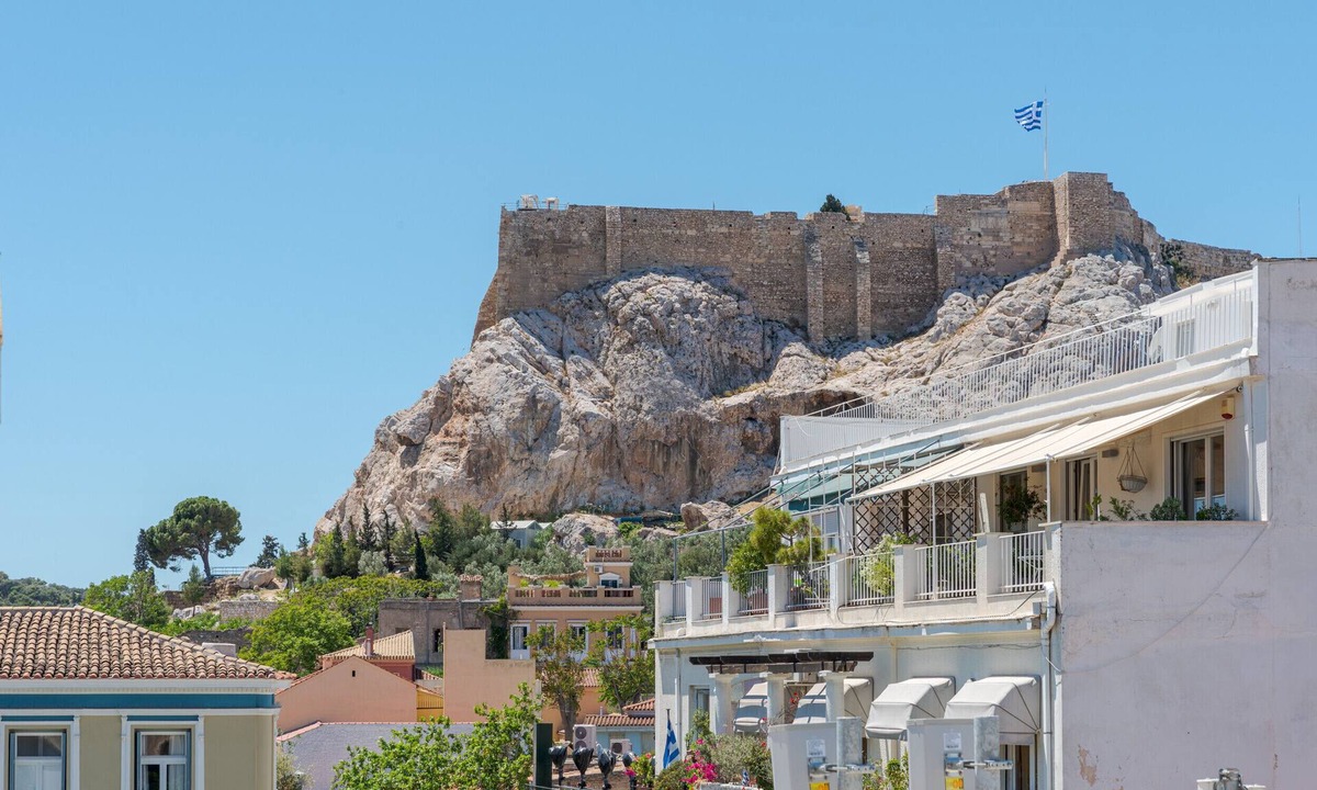 Downtown Cocoon Roof Deck | Plaka