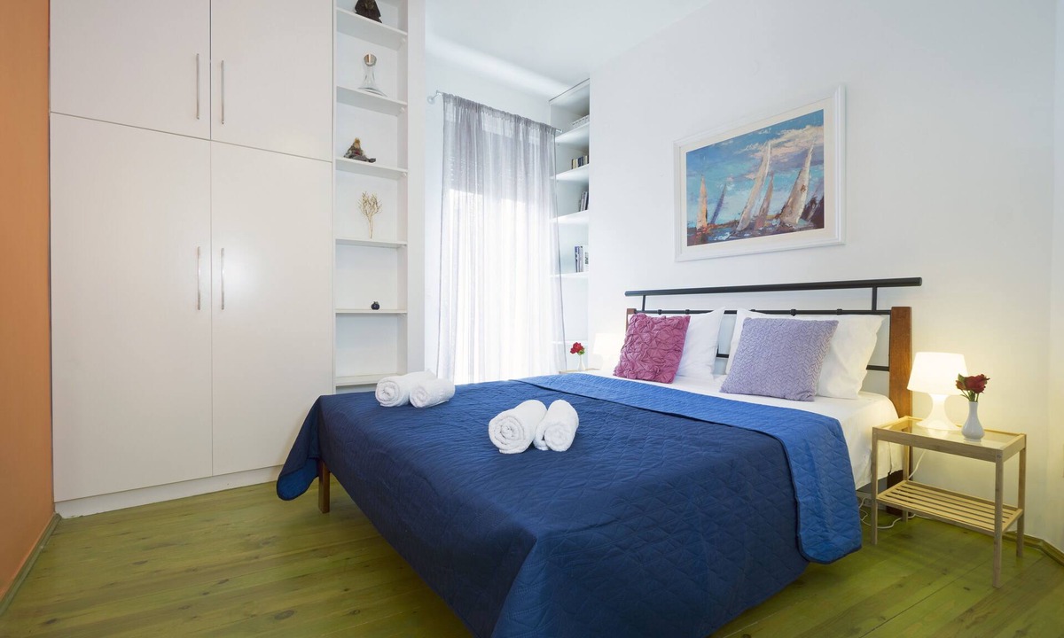 Daratsos House | elegant apartment-vacation house group