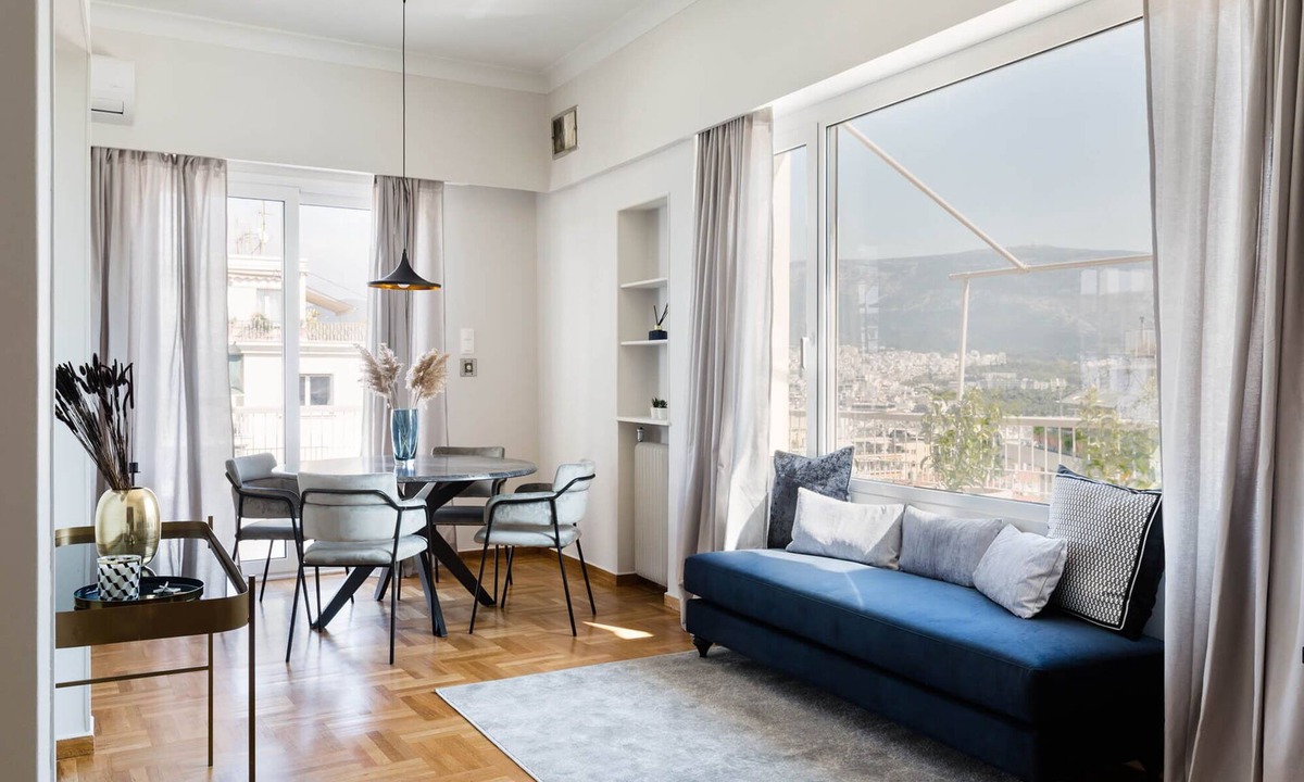 Kolonaki Apartment | Elegant Luminous 3BD Apartment in Kolonaki