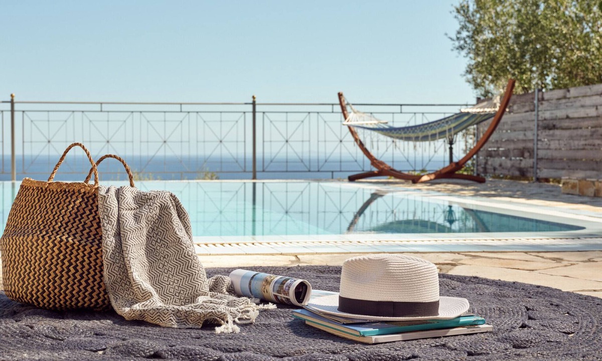 Varvara Villa | Emerald Classic Villa