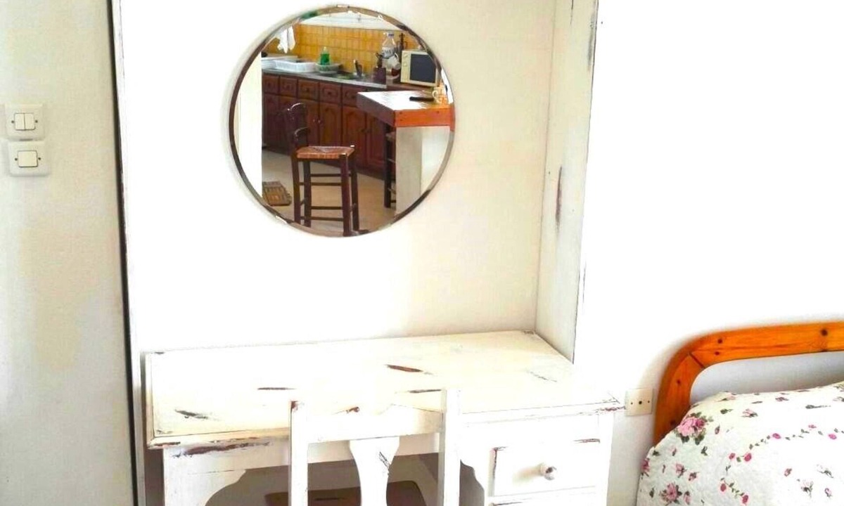 Ioulida Apartment | Enjoy the greek cycladic sunset from our balcony in Kea!