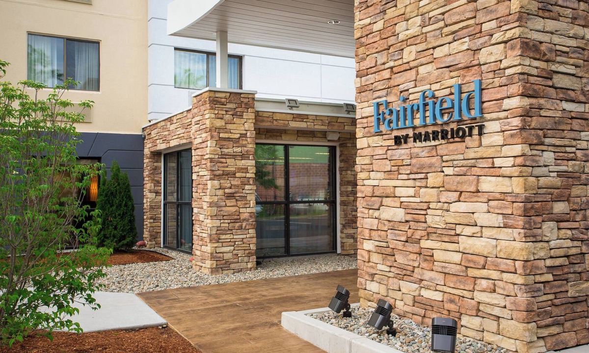 Middleborough Hotel | Fairfield by Marriott Inn & Suites Raynham Middleborough/Plymouth