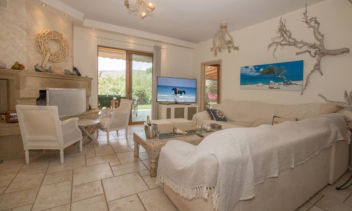 Marathon House | Family Getaway in Marathon by GHH