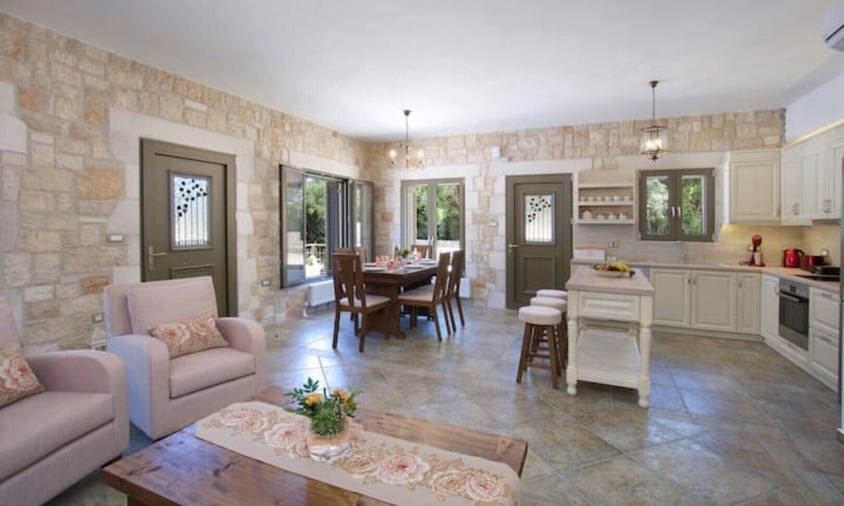 Logarata Villa | Forest Villas Kefalonia (Harry Villa)
