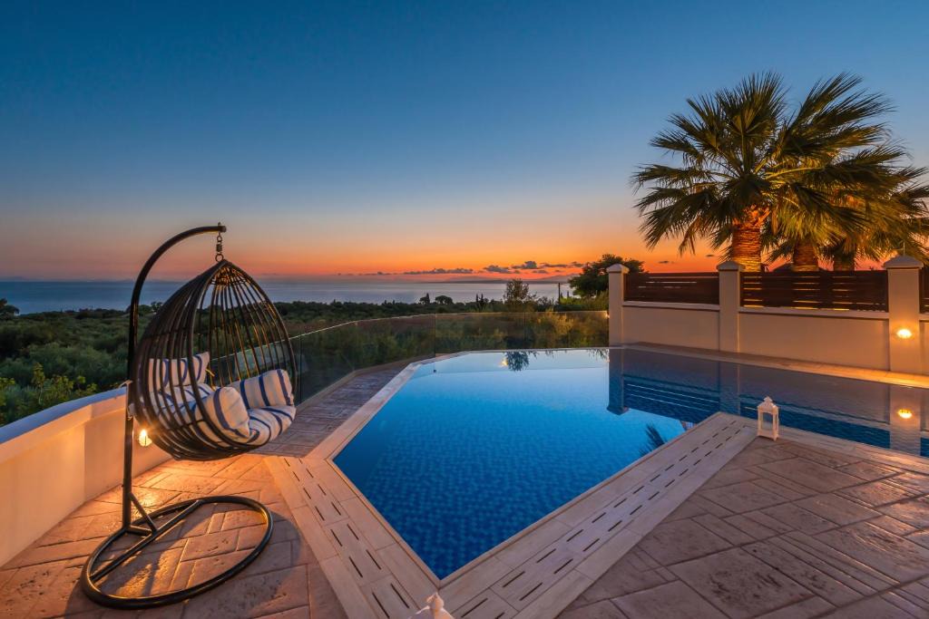 Akrotiri Villa | Frido Luxury Villa with Jacuzzi
