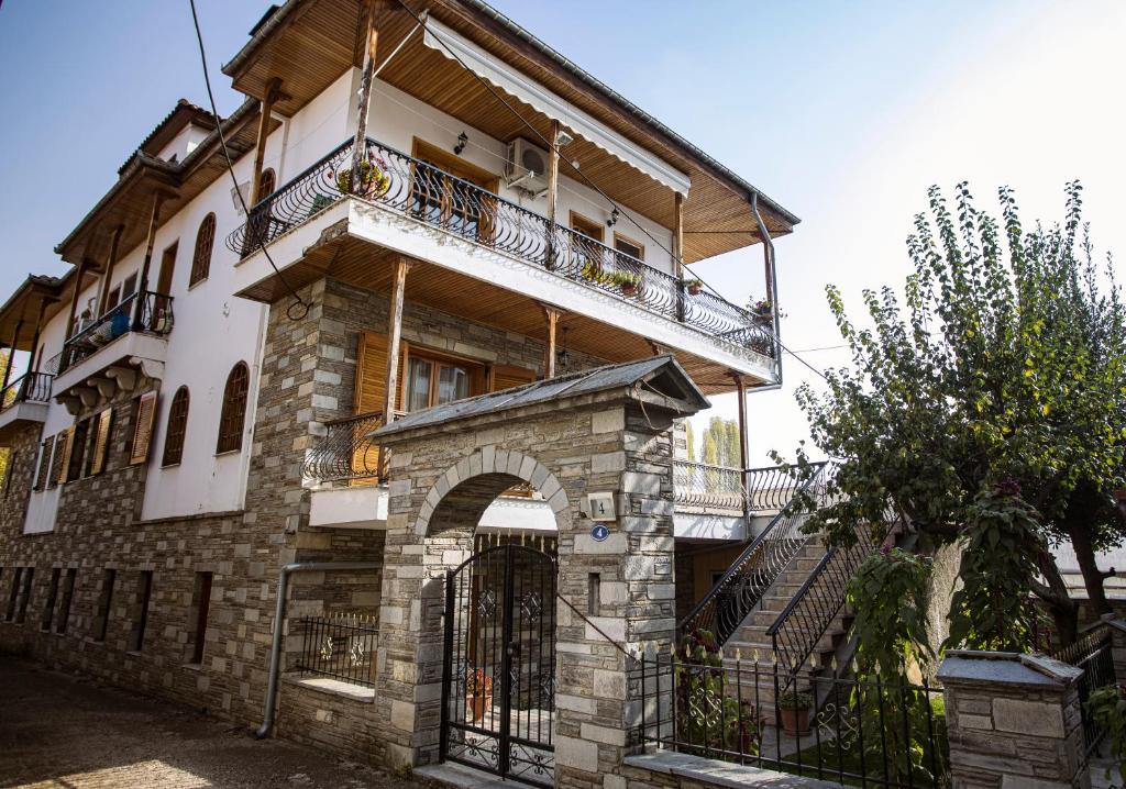 Dispilio Apartment | Georgia's GuestHouse