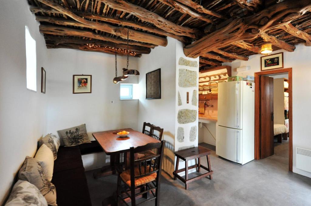 Milos House | Giourgas Cottage Milos Island