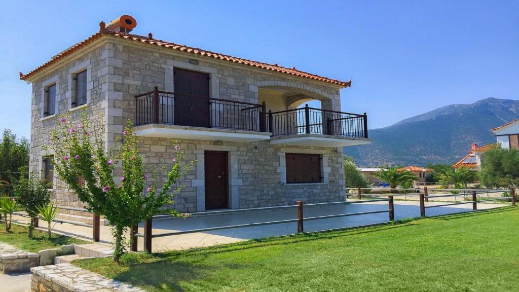 Paralio Astros House | Glyfada Villas