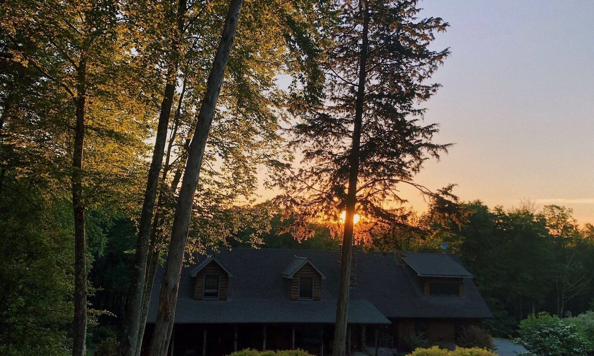 Dover Plains Cabin | GREAT ESCAPE FROM THE CITY, WITHIN 15 MINUTES OF MANY WEDDING VENUES. INQUIRE!