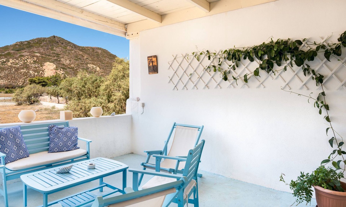 Patmos House | Holiday Home 'Beachfront Lampis Dolphin 1' with Sea View, Wi-Fi and Air Conditioning