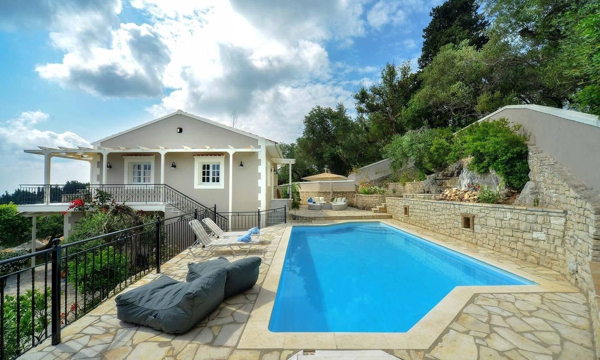 Holiday Longos Persons Bedrooms | Koutsi