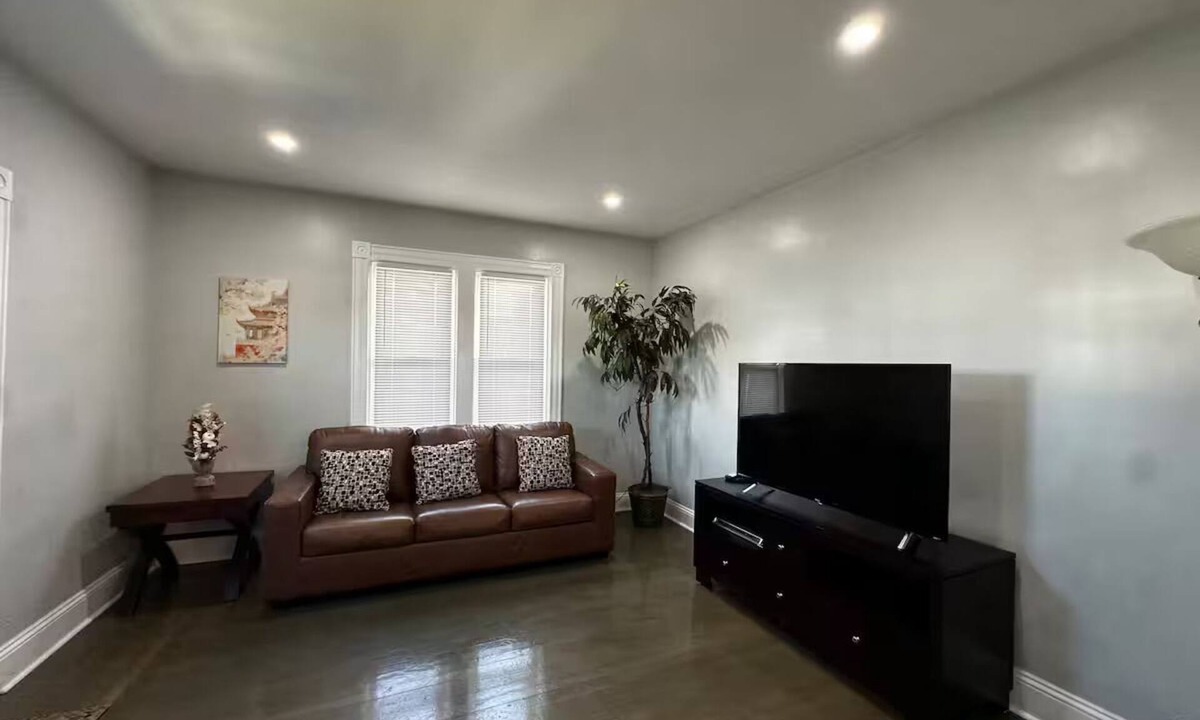 Cranston Apartment | Home with 4-Bed, 2-Bath in Cranston