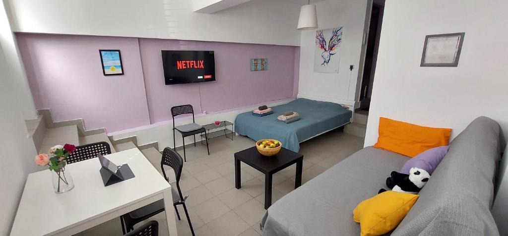 Rafina-Pikermi Apartment | HoneyBee 1 - Sunny Studio in the center of Rafina
