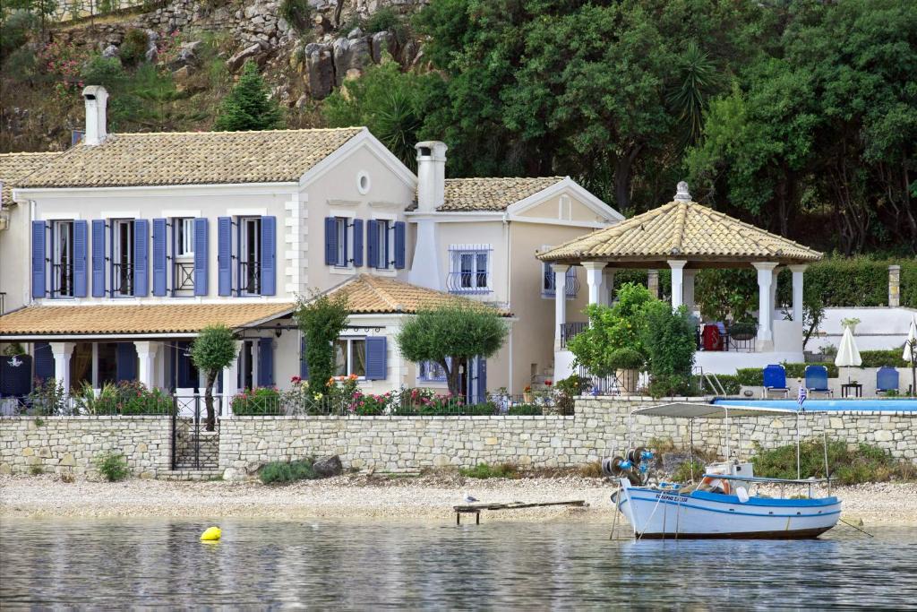 Apraos Villa | Imerolia Beach Villa Kassiopi Corfu