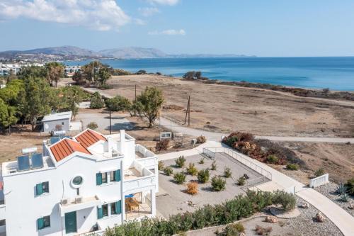 Gennadi Villa | Kelly's Beach House 1