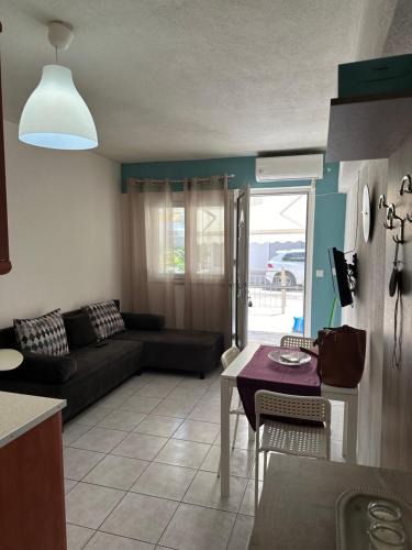 Paralia Ofryniou Apartment | La kaza studio