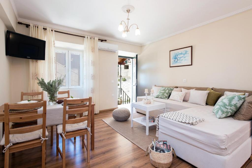 Ano Korakiana House | Lala Cottage