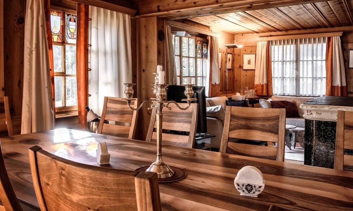 Arosa Ski Chalet | Large and unique Flöka Hus