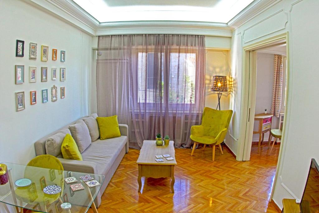Plaka Apartment | Life Houses Zappeio Apartment