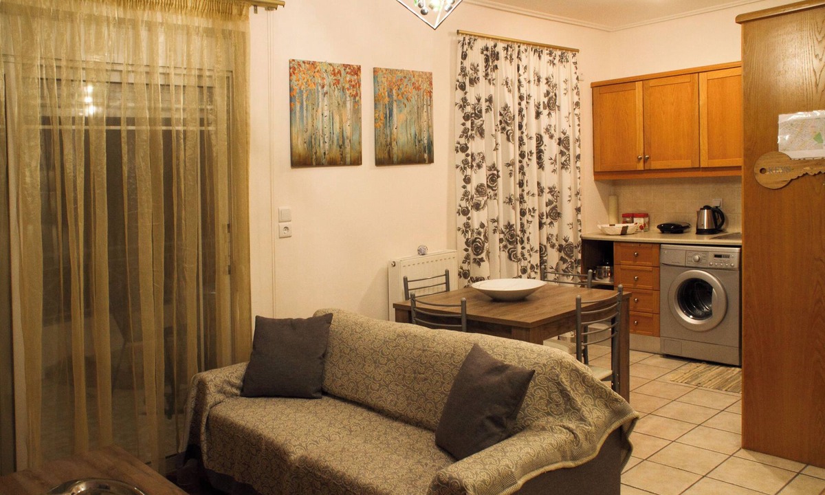 Ampelokipoi Apartment | Lovely flat with big terrace & panoramic view