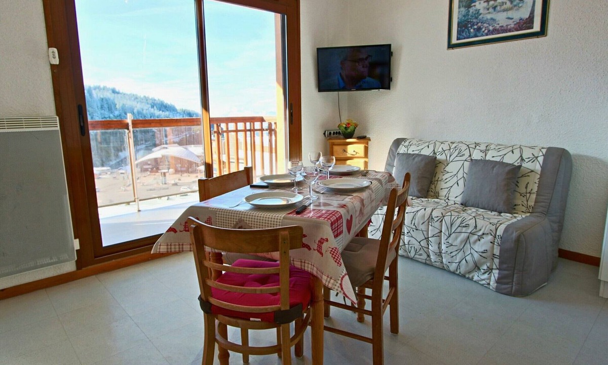 Chamrousse Apartment | Lovely studio, at foot of slopes, facing SOUTH