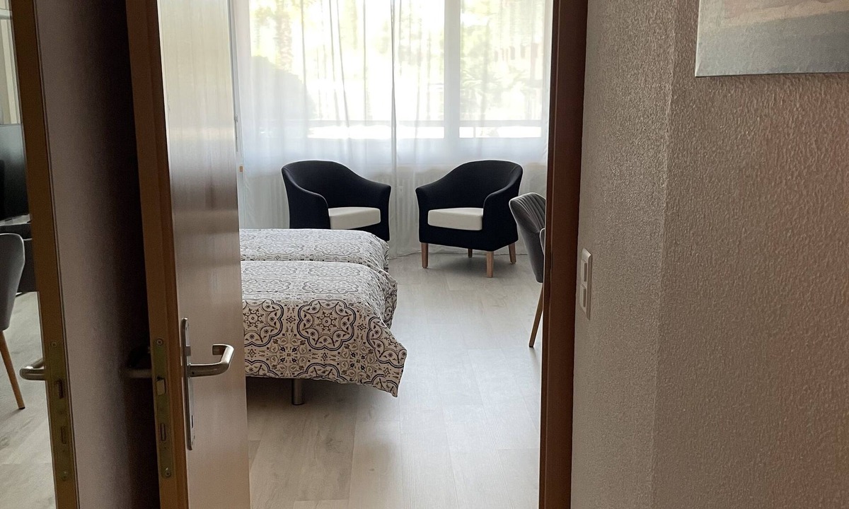 Bissone Resort | Luganersee, Pool, Strand Parkplatz