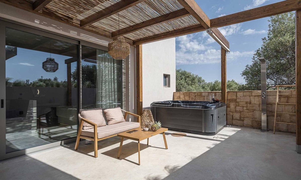 Daratsos House | Lux Suite with Jacuzzi Near Beach